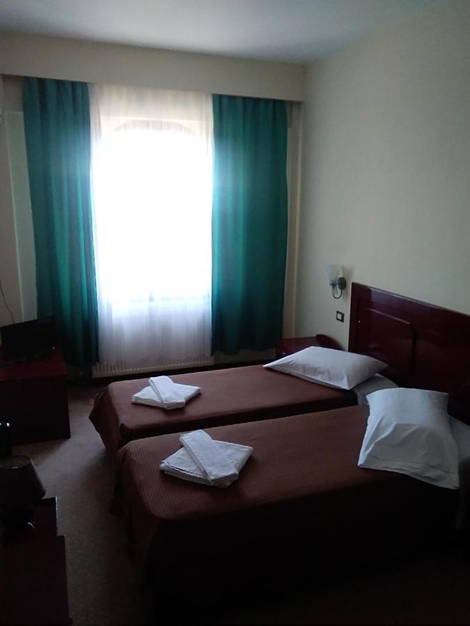 Αγια Θεοδωρα-Βαστα Ισαρι Hotel Isaris Room photo